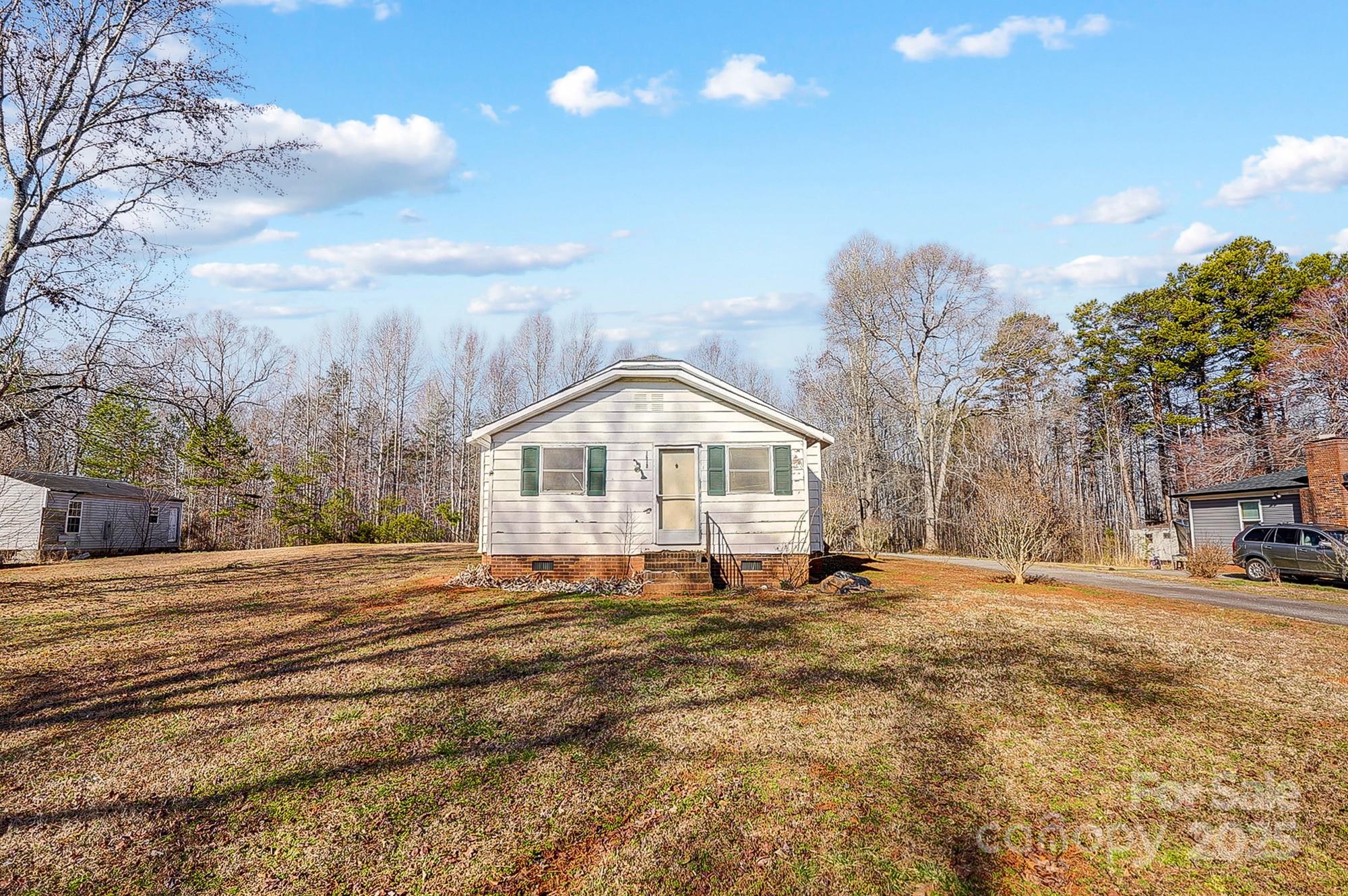 1218 W Highview Lane Property Photo 8