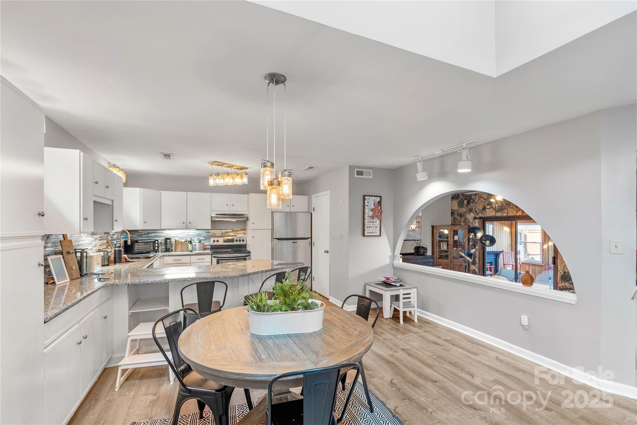 4222482 Property Photo