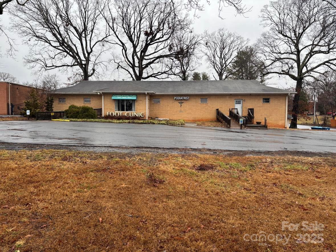 1320 W Main Street Property Photo