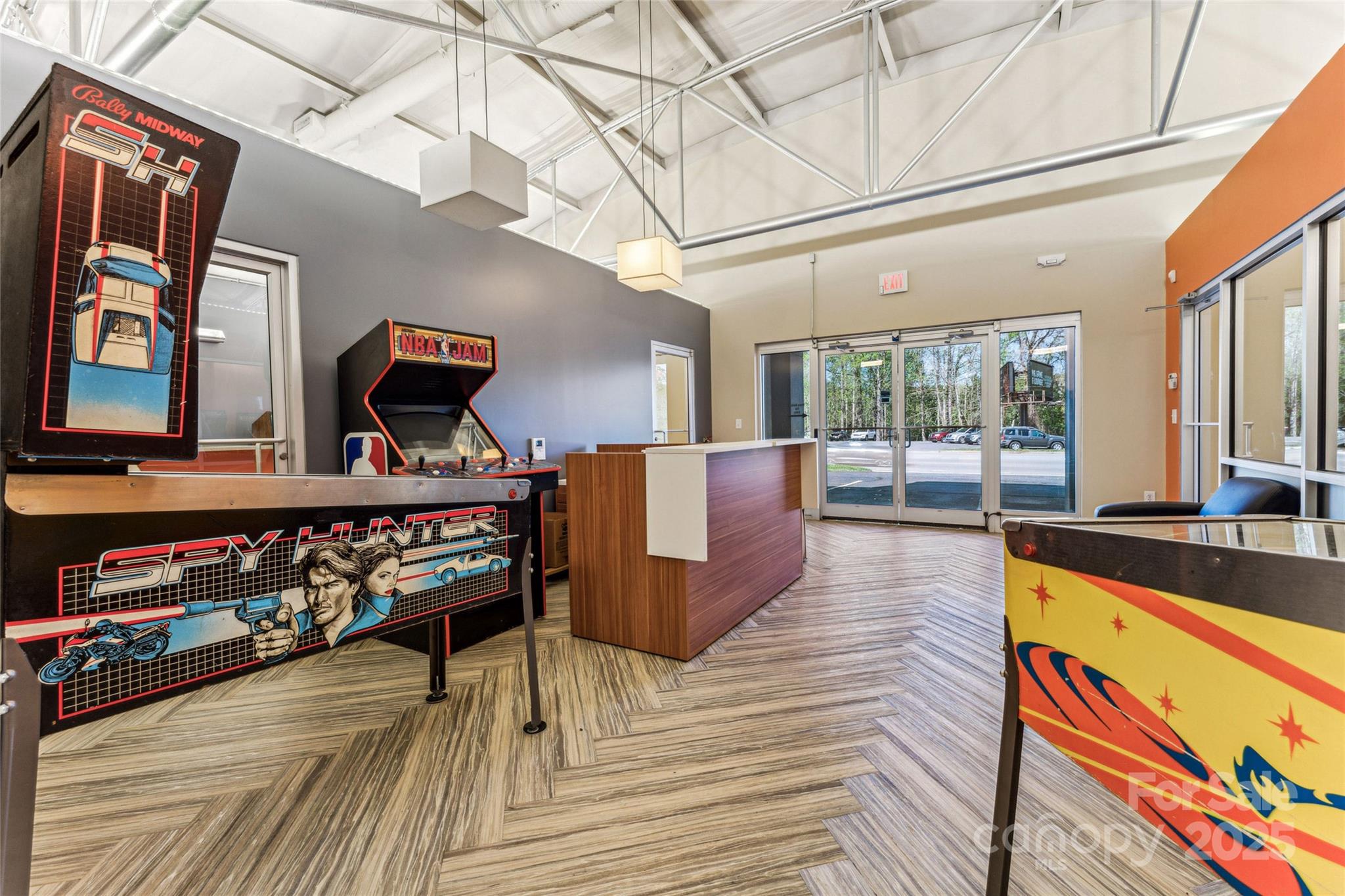 2105 Northwest Boulevard Property Photo 6