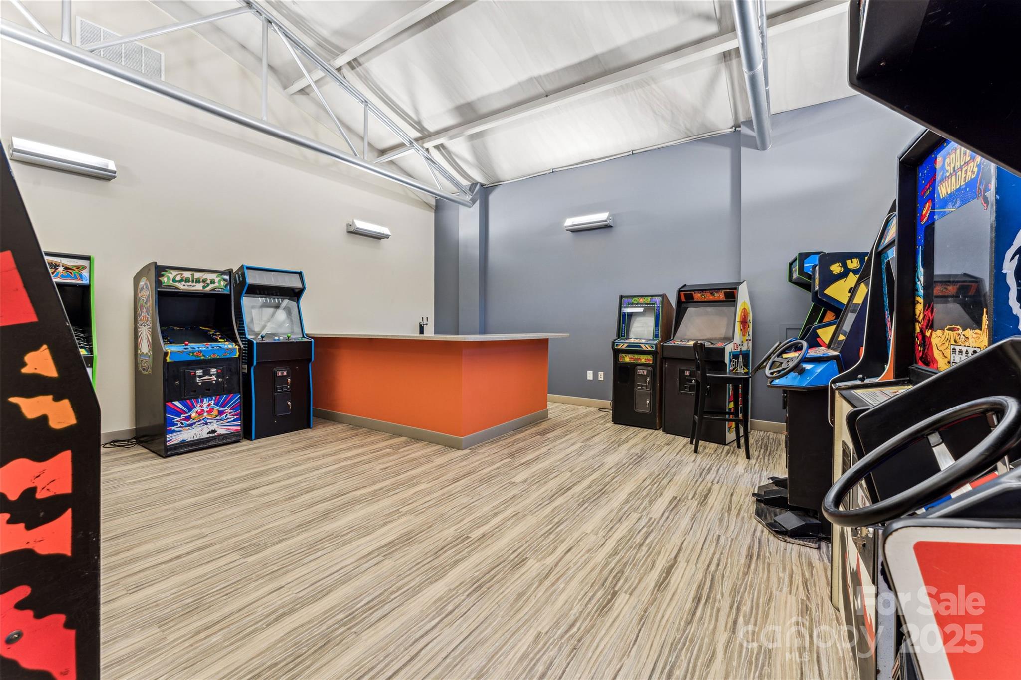 2105 Northwest Boulevard Property Photo 8