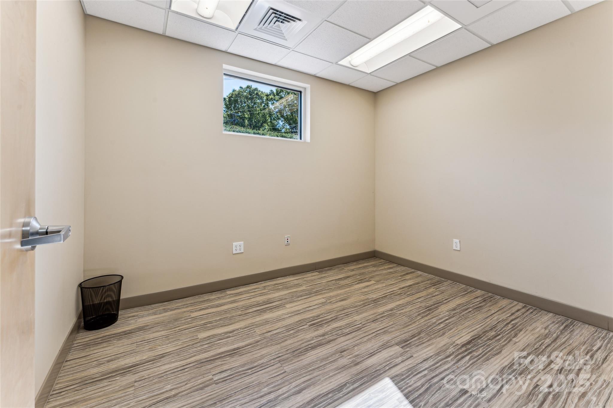2105 Northwest Boulevard Property Photo 13