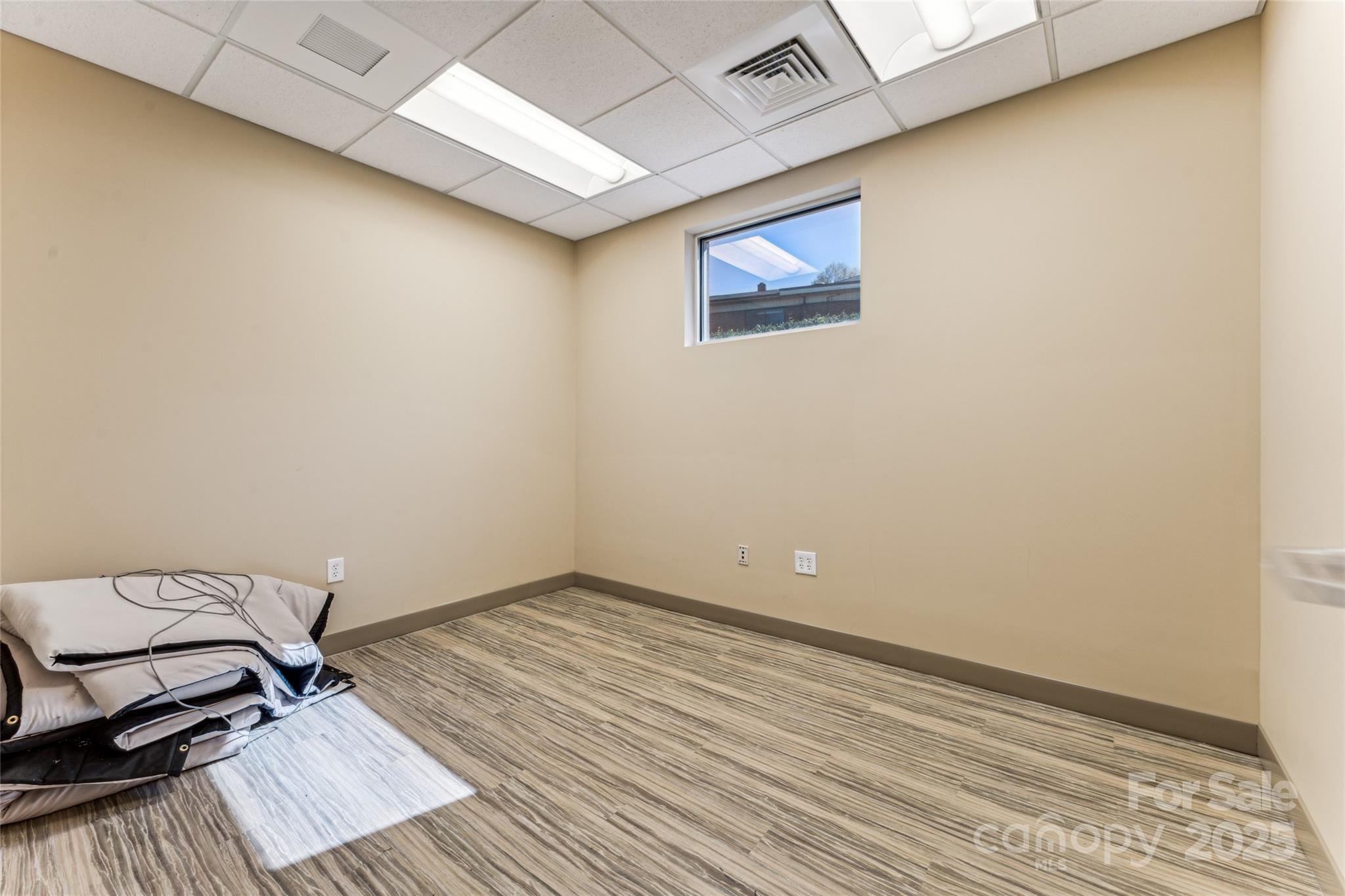 2105 Northwest Boulevard Property Photo 14