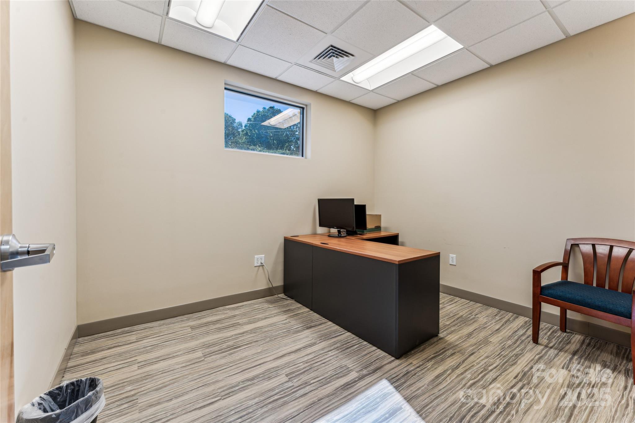 2105 Northwest Boulevard Property Photo 15