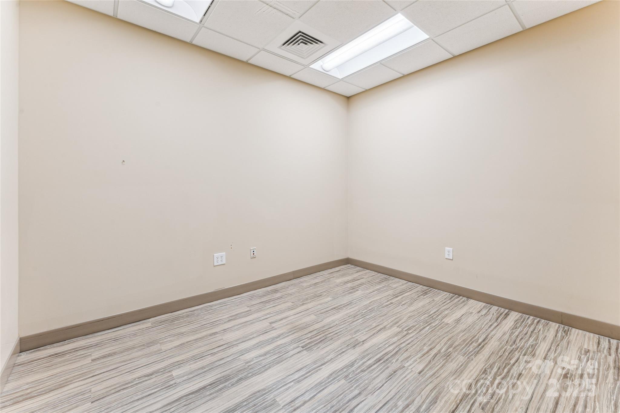 2105 Northwest Boulevard Property Photo 16
