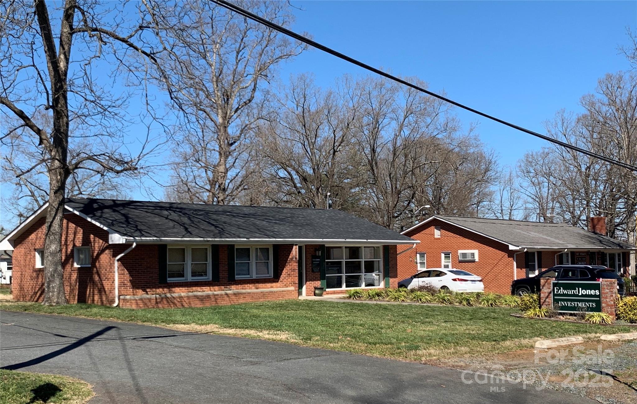 508 S Sutherland Avenue Property Photo 1