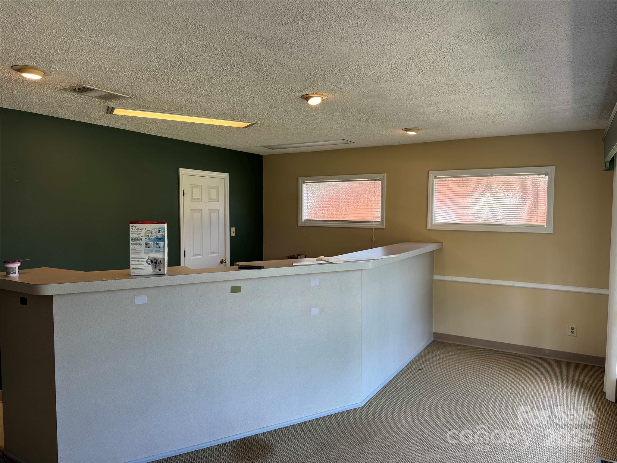 508 S Sutherland Avenue Property Photo 3
