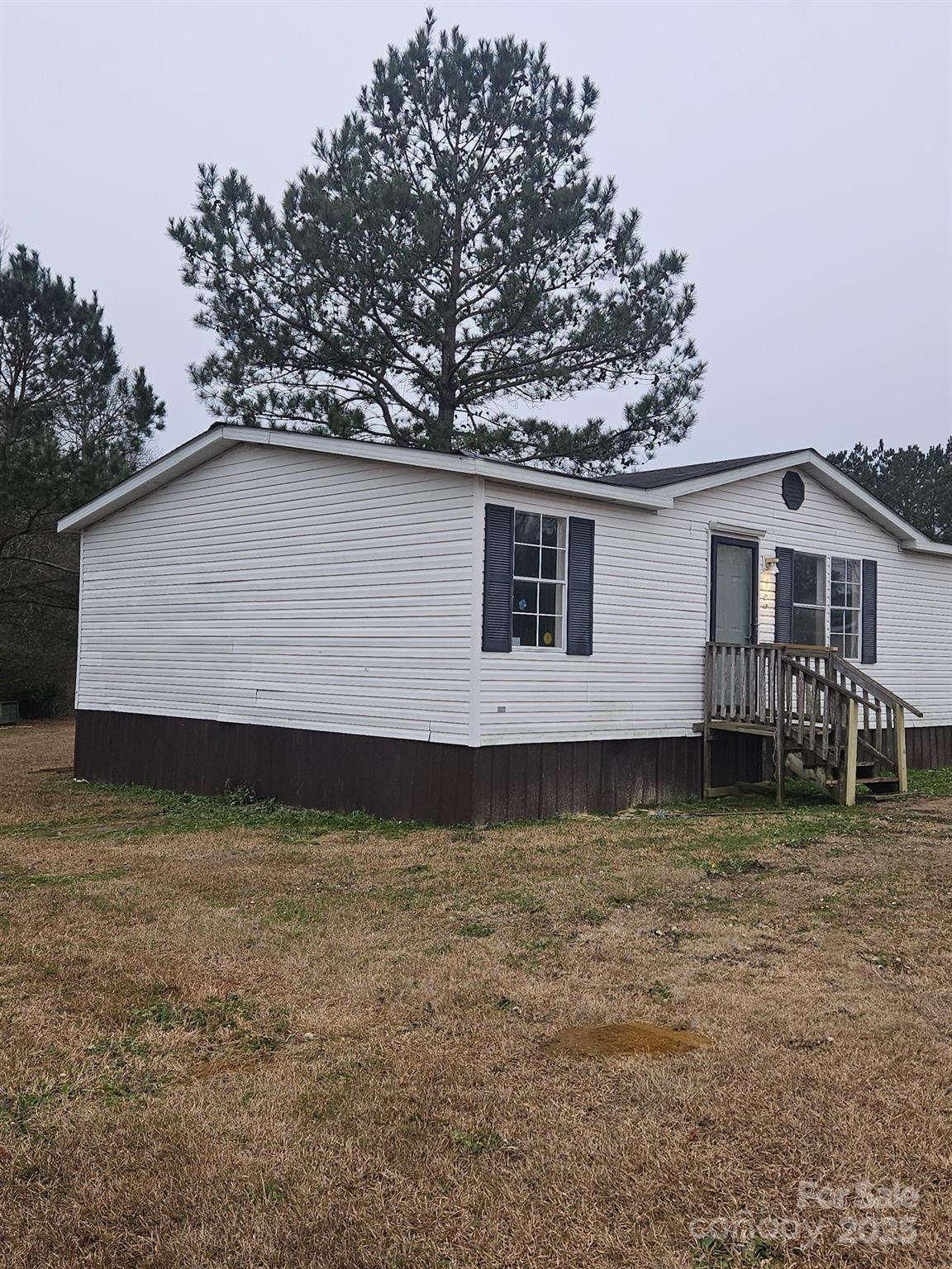 160 Fairfield Drive Property Photo