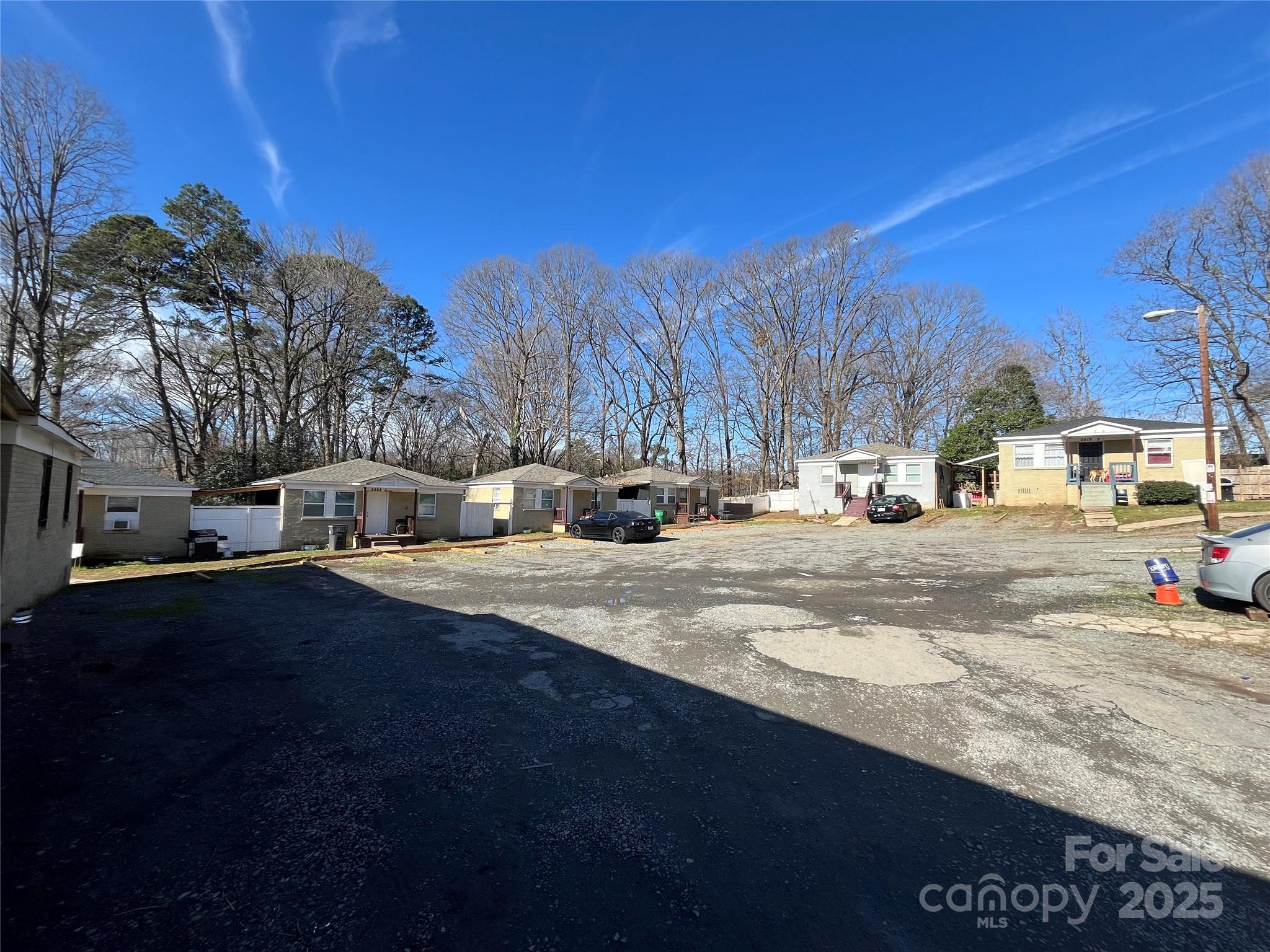 2416 Julia Avenue Property Photo 3