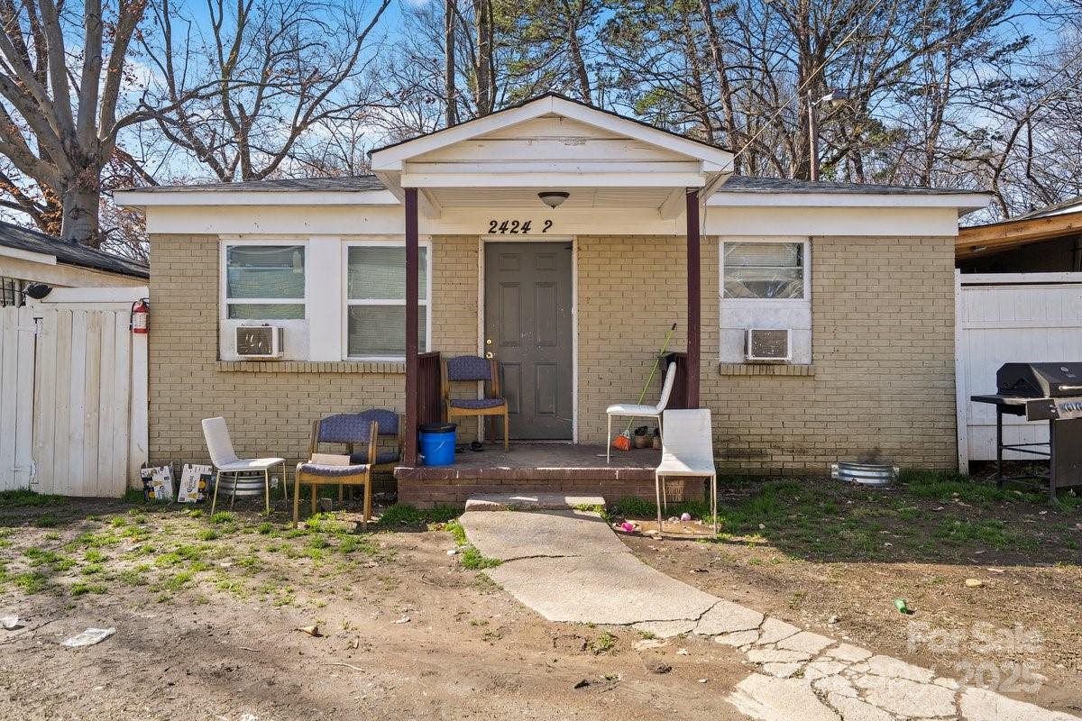 2416 Julia Avenue Property Photo 7