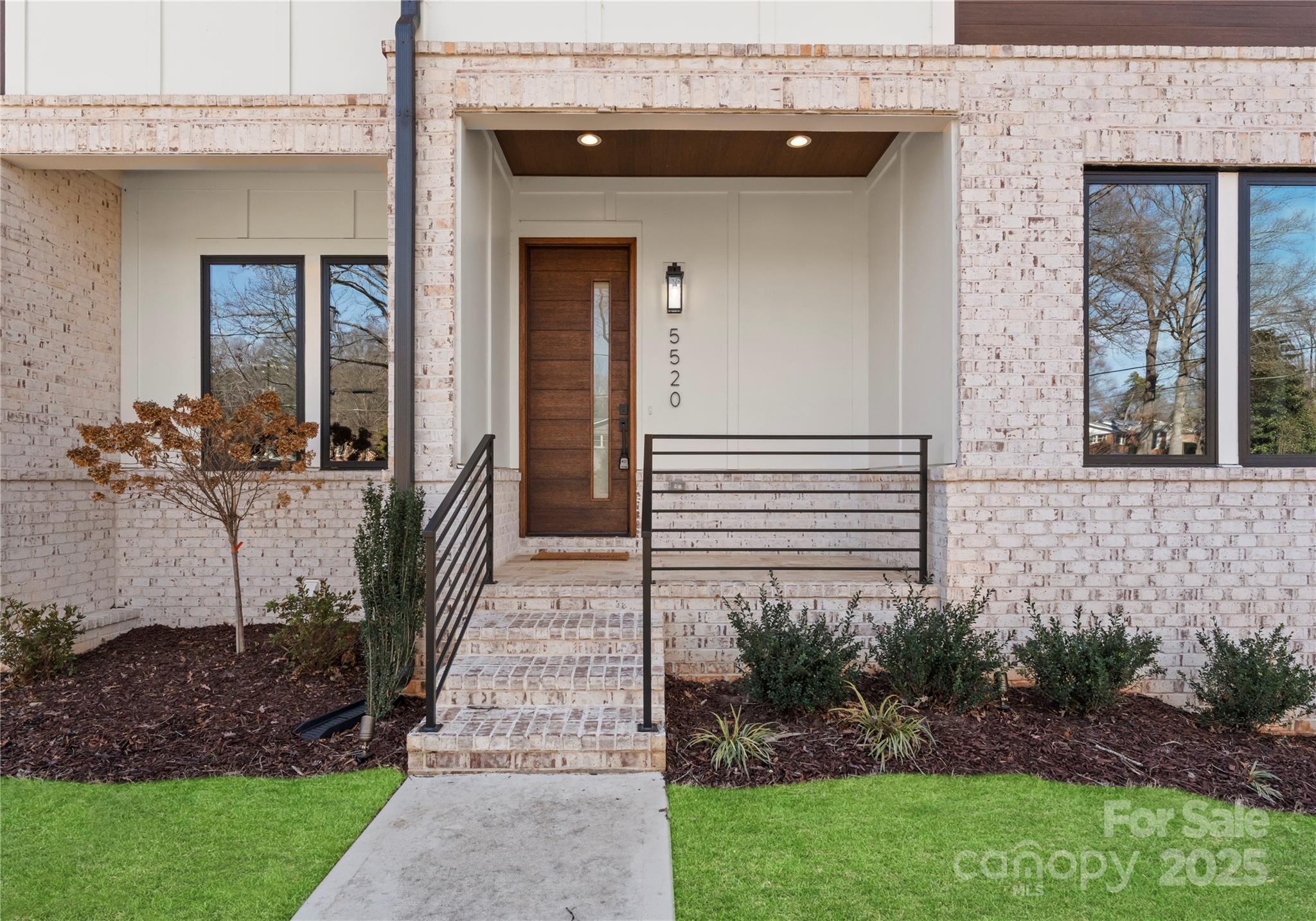 5520 Chedworth Drive Property Photo 1