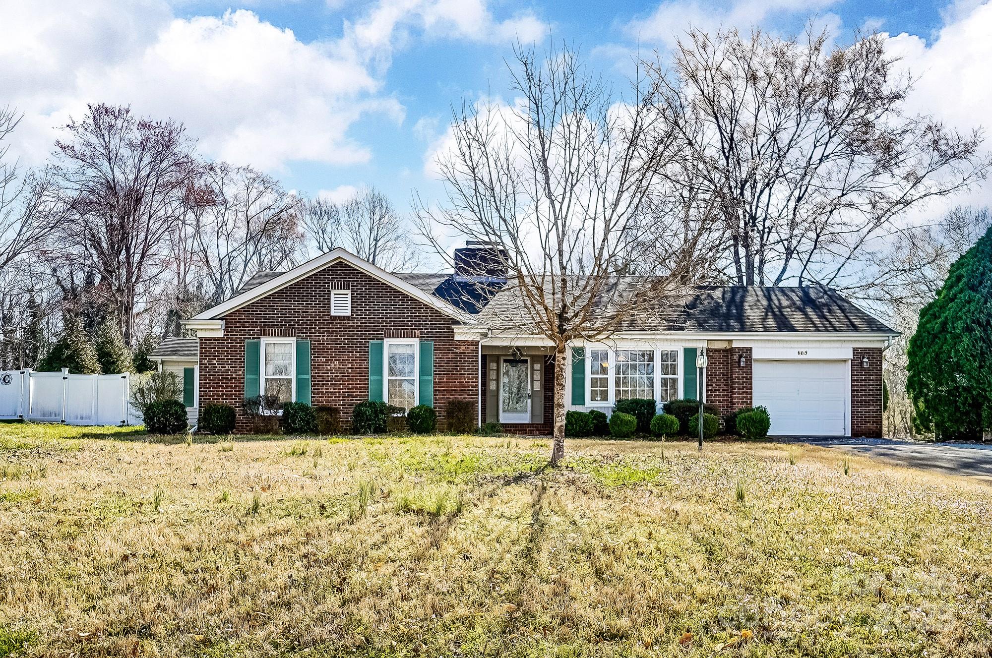 605 Ridgeway Drive Property Photo