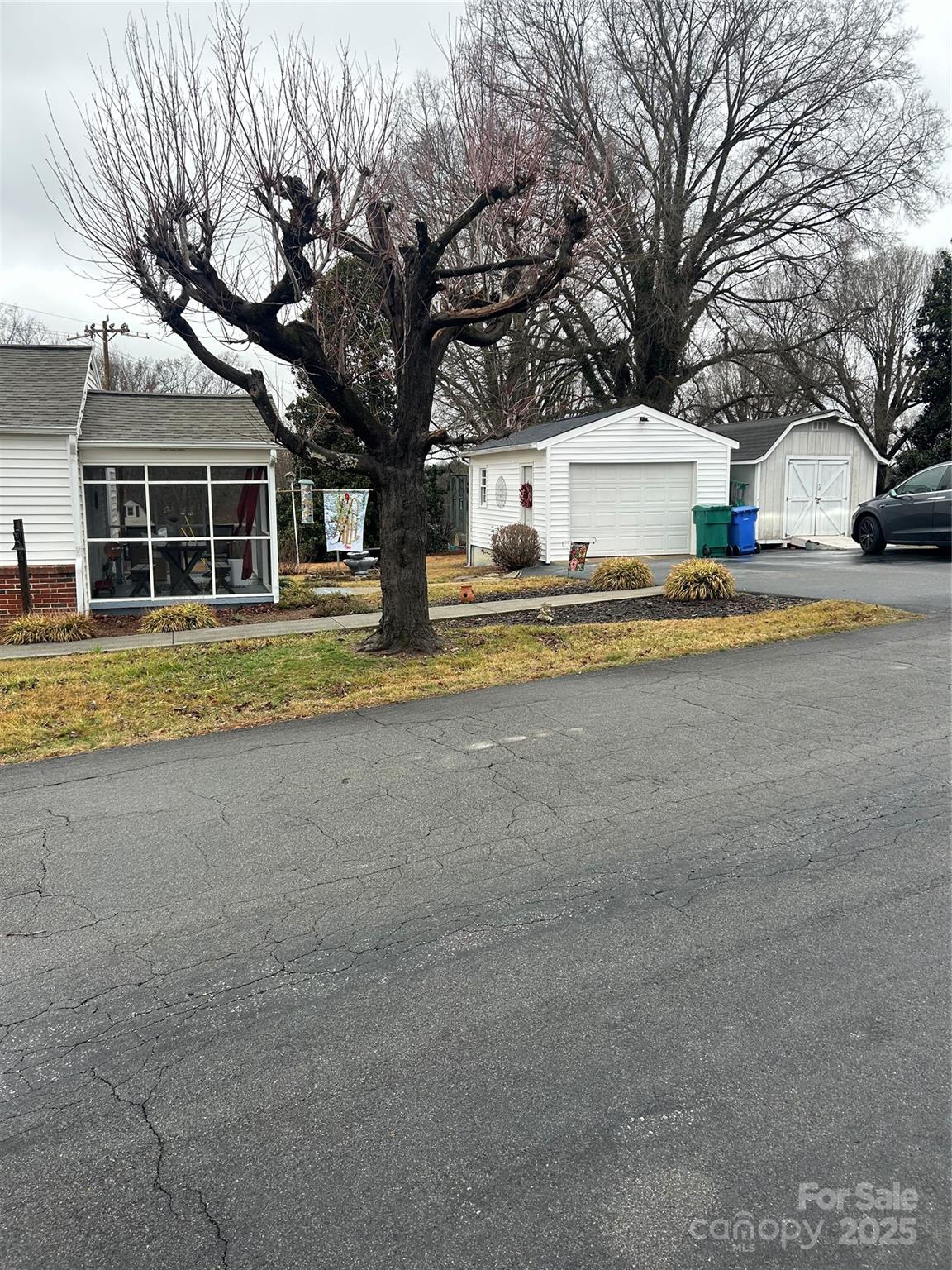 105 Triplett Street Property Photo