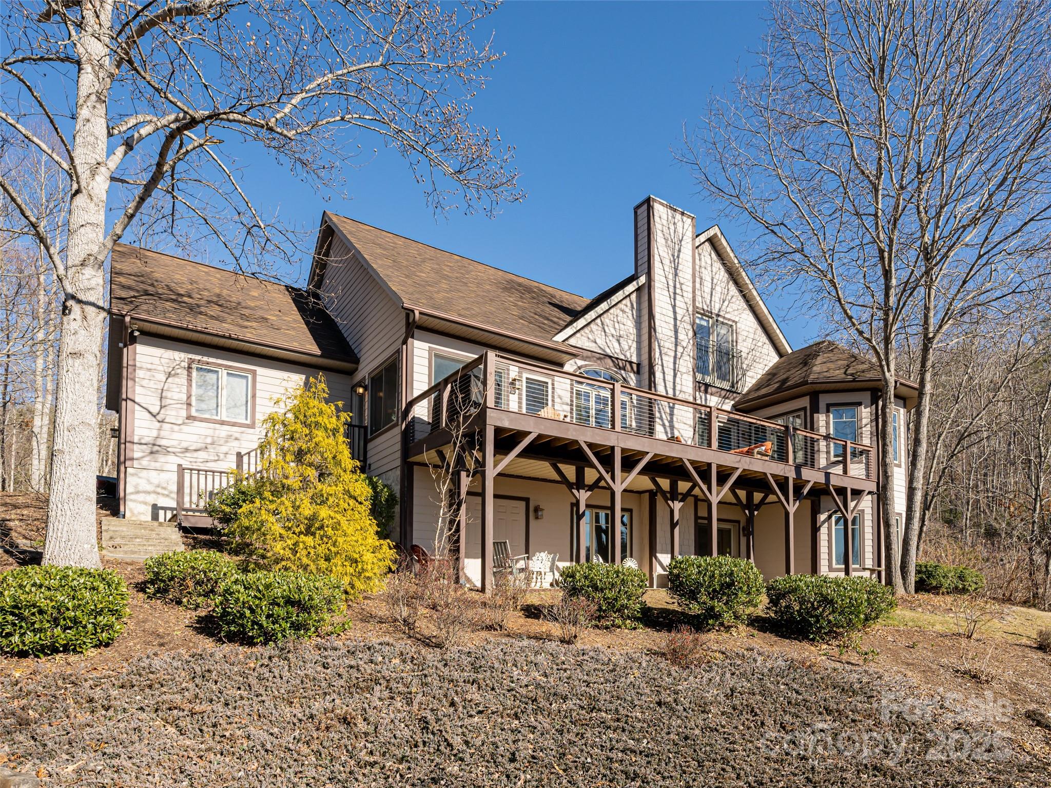 142 Twin Courts Drive Property Photo