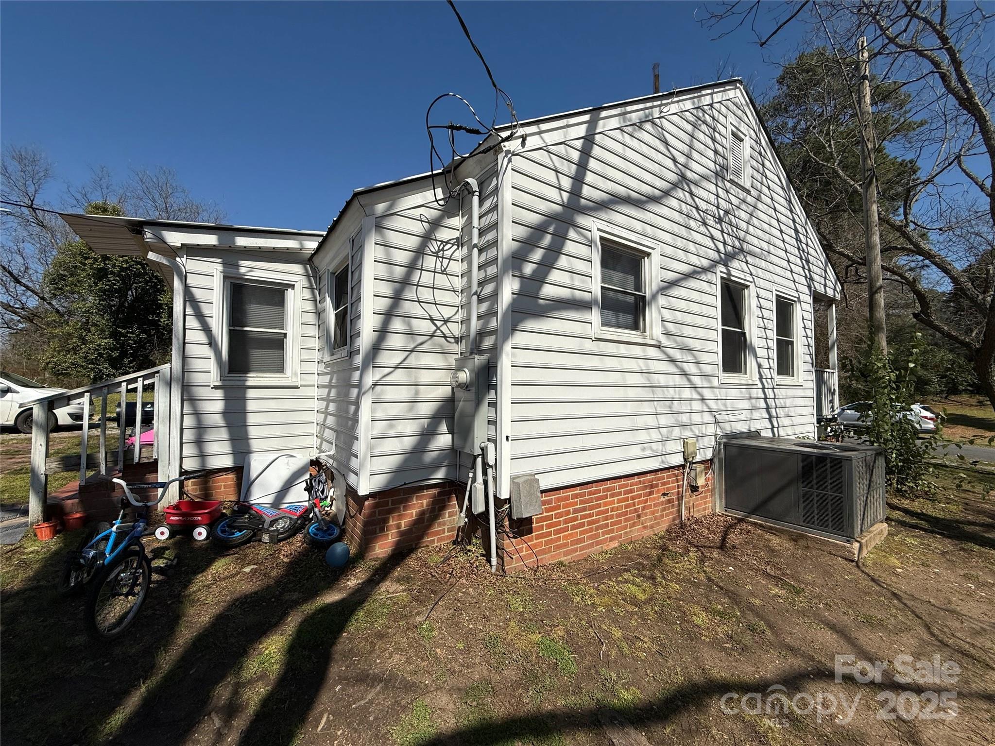 503 & 507 Wygelia Street Property Photo 5