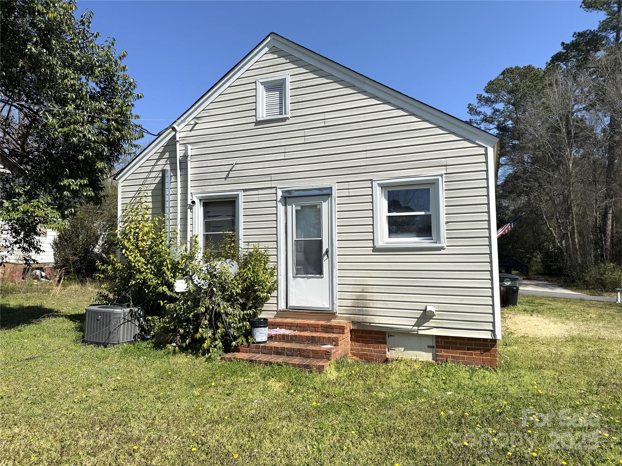 503 & 507 Wygelia Street Property Photo 8