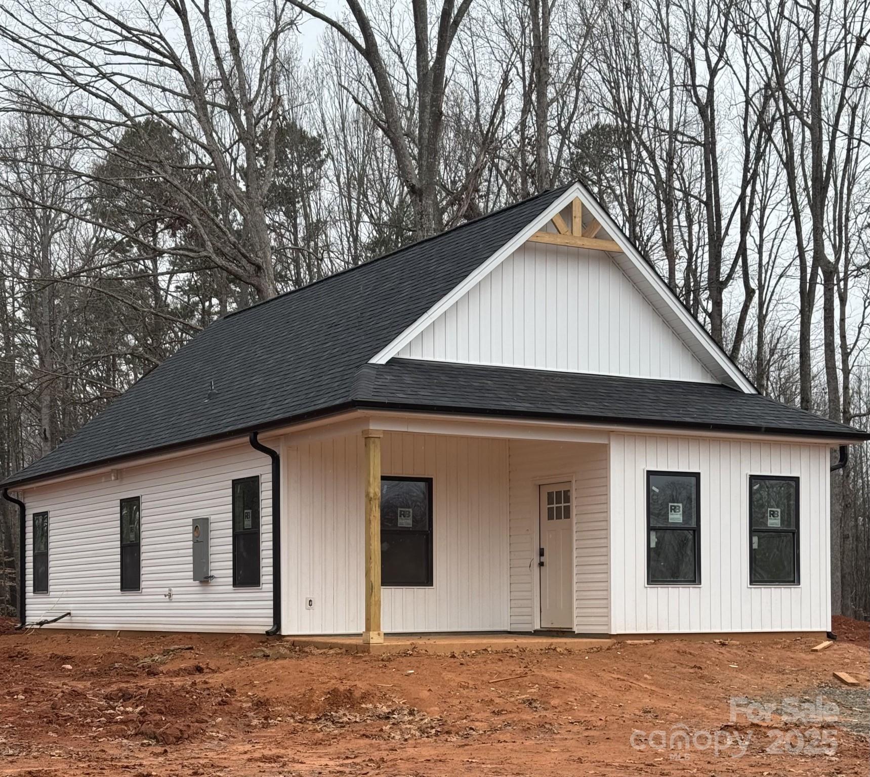 635 Academy Street Property Photo