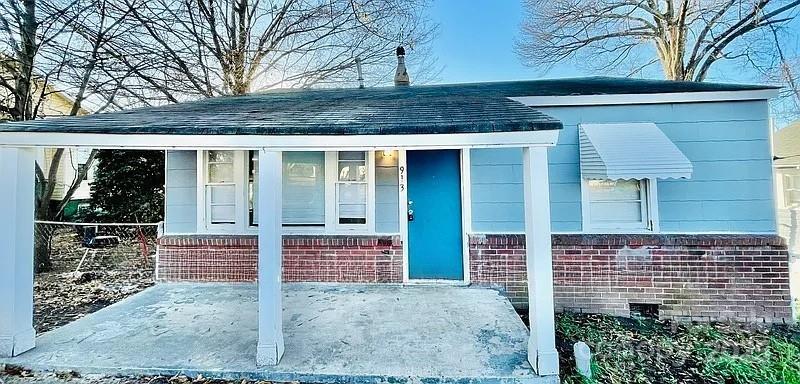 904 N Oakland Street Property Photo 10