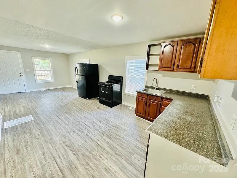 904 N Oakland Street Property Photo 20