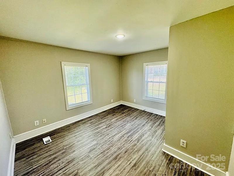 904 N Oakland Street Property Photo 21
