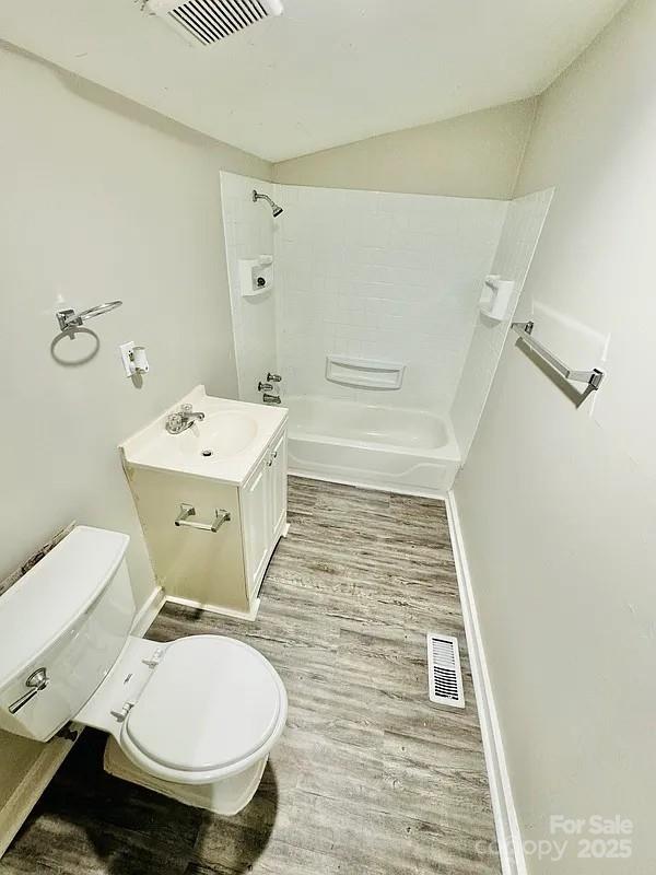 904 N Oakland Street Property Photo 25