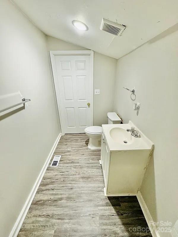 904 N Oakland Street Property Photo 26