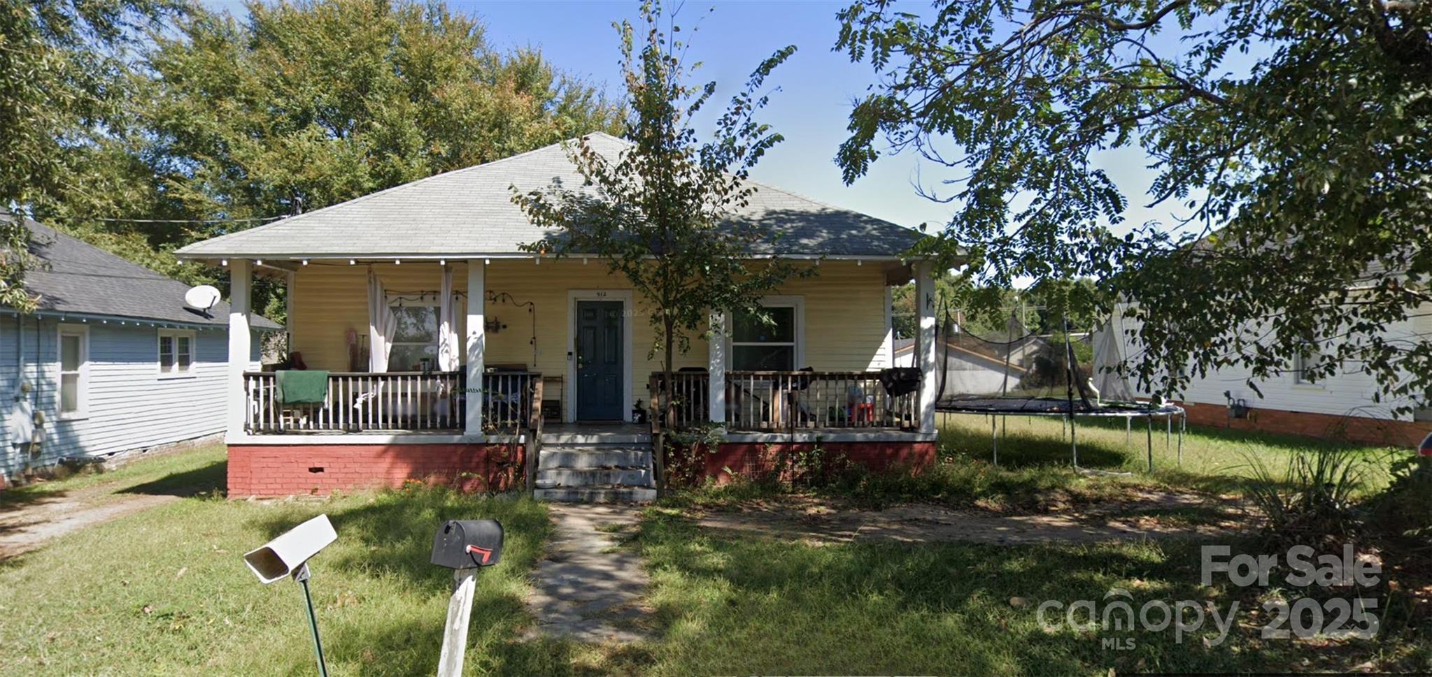 904 N Oakland Street Property Photo 28