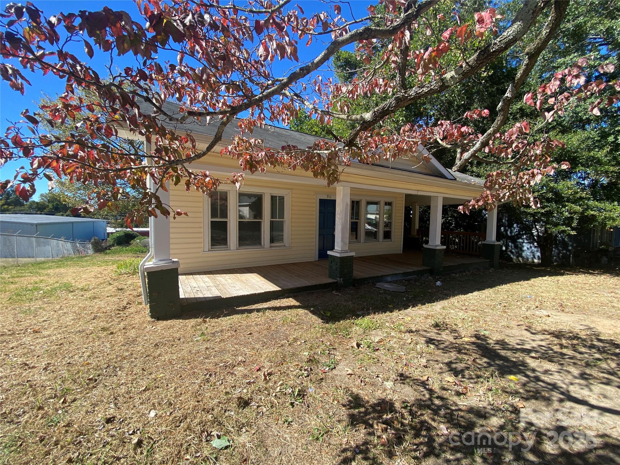 904 N Oakland Street Property Photo 31