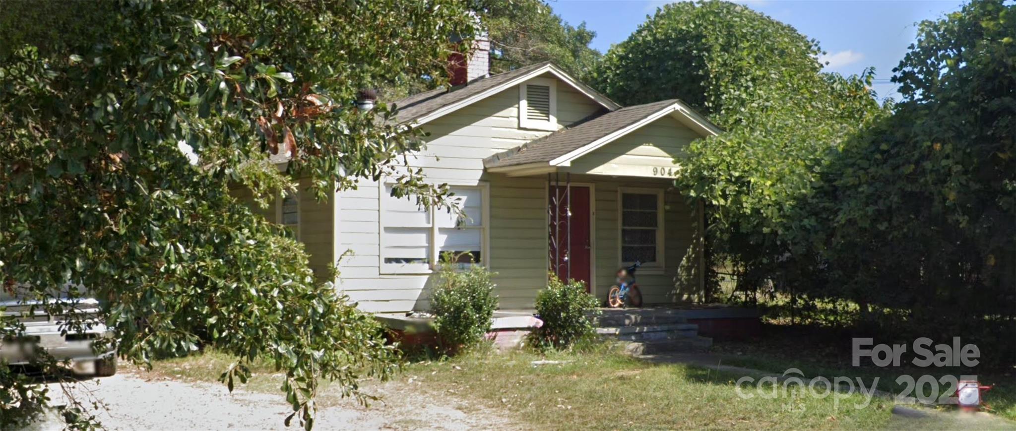 904 N Oakland Street Property Photo 32