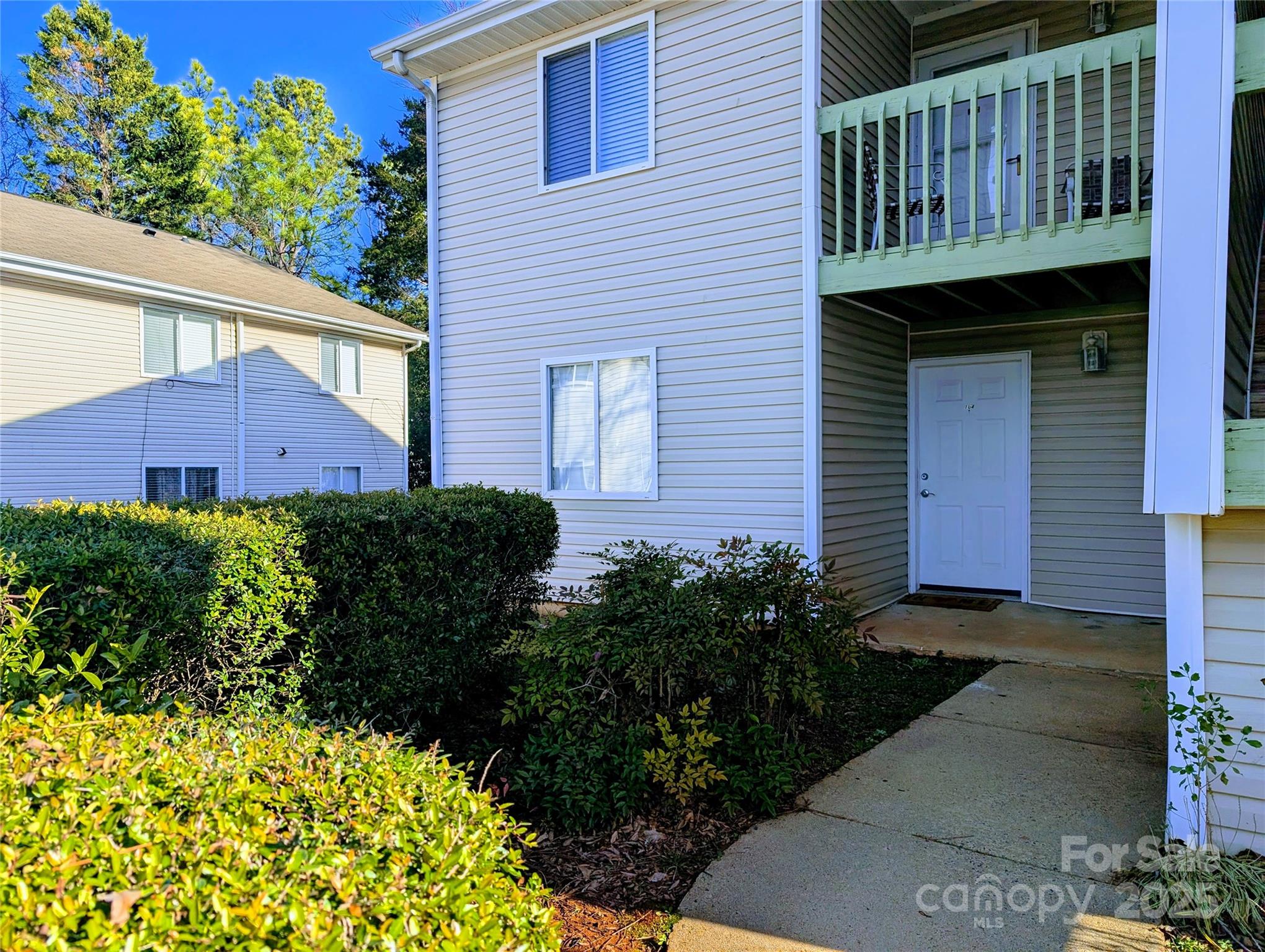 1056 Latham Court B104` Property Photo
