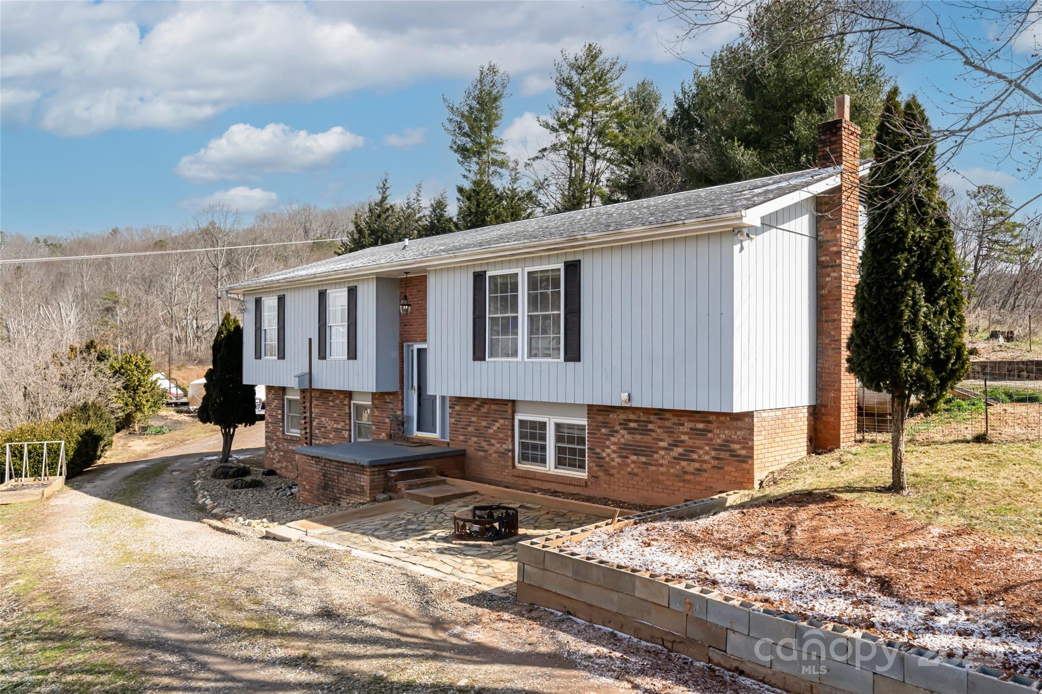 68 Windy Knoll Drive Property Photo