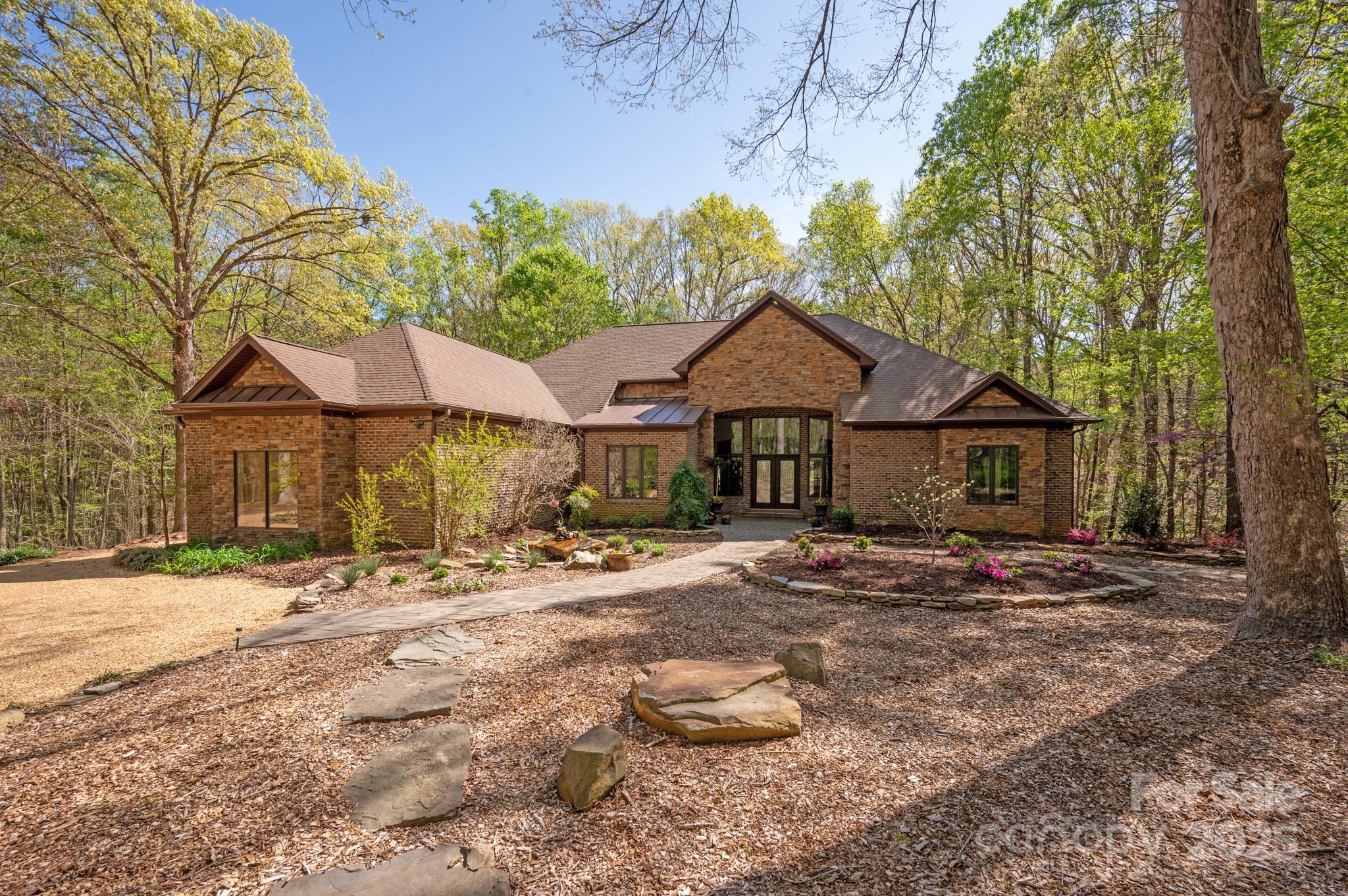 225 Riverton Road Property Photo
