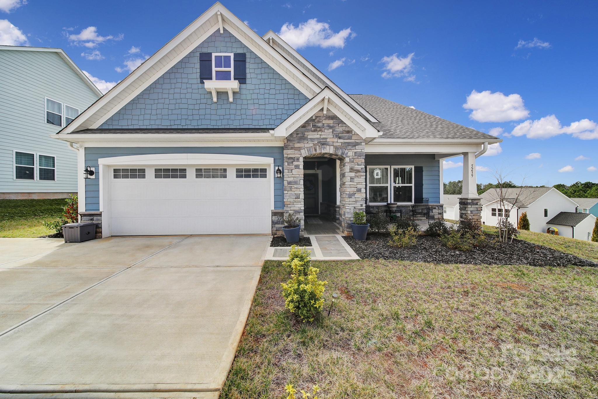 5239 Admirals Landing Property Photo