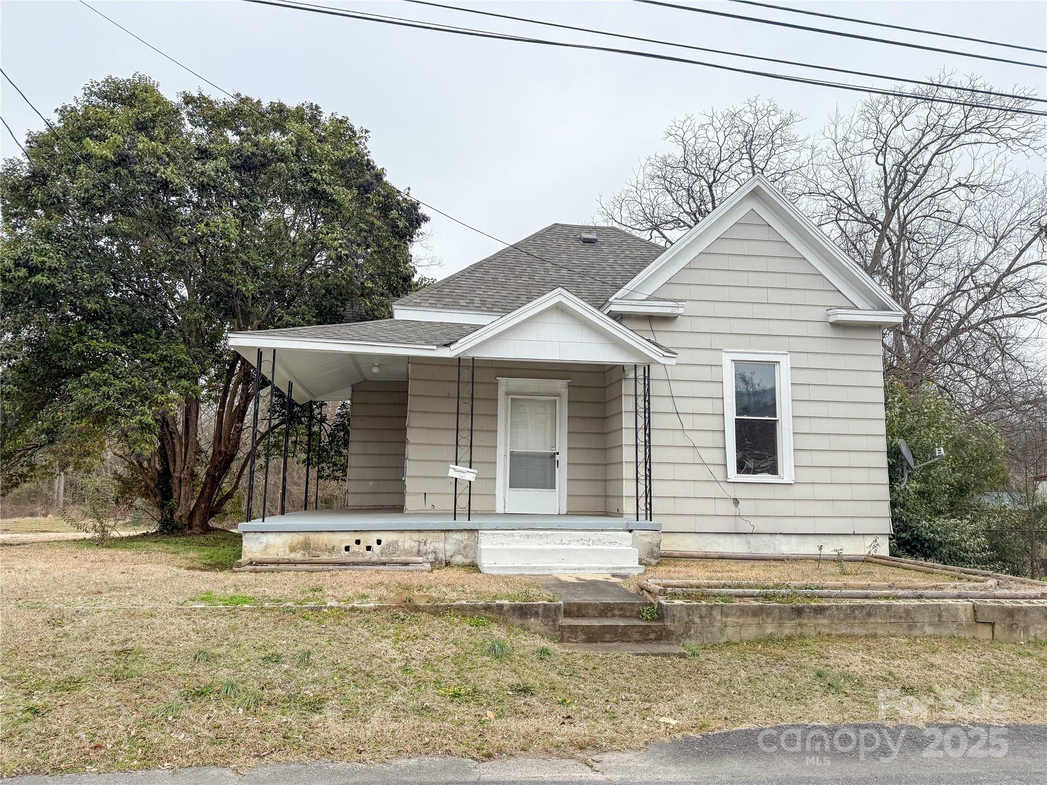112 Aiken Street Property Photo