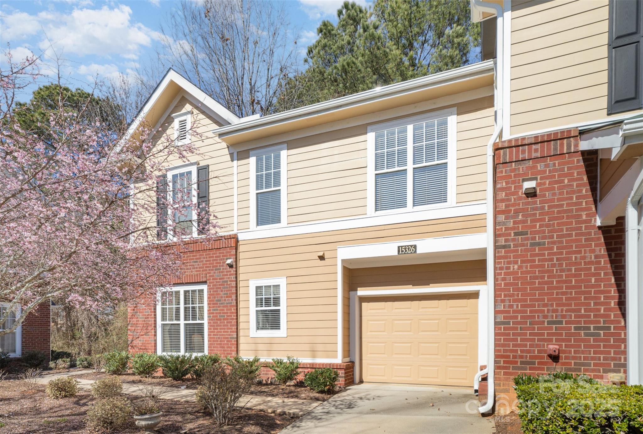 15326 Coventry Court Lane Property Photo