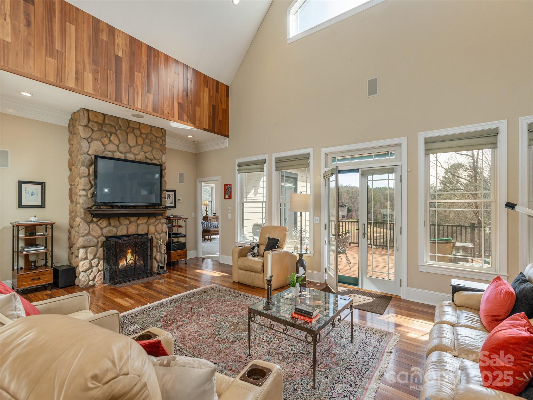 172 Summer Morning Court Property Photo 4