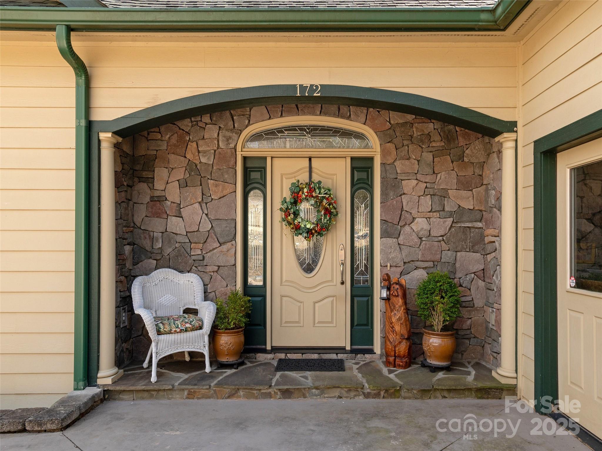 172 Summer Morning Court Property Photo 6