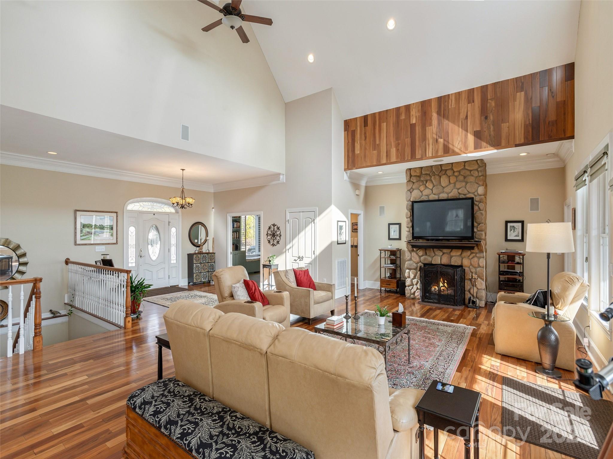 172 Summer Morning Court Property Photo 9