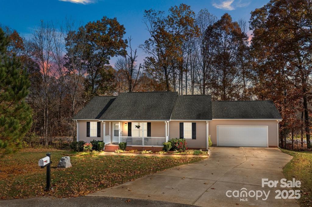 164 Basset Circle Property Photo