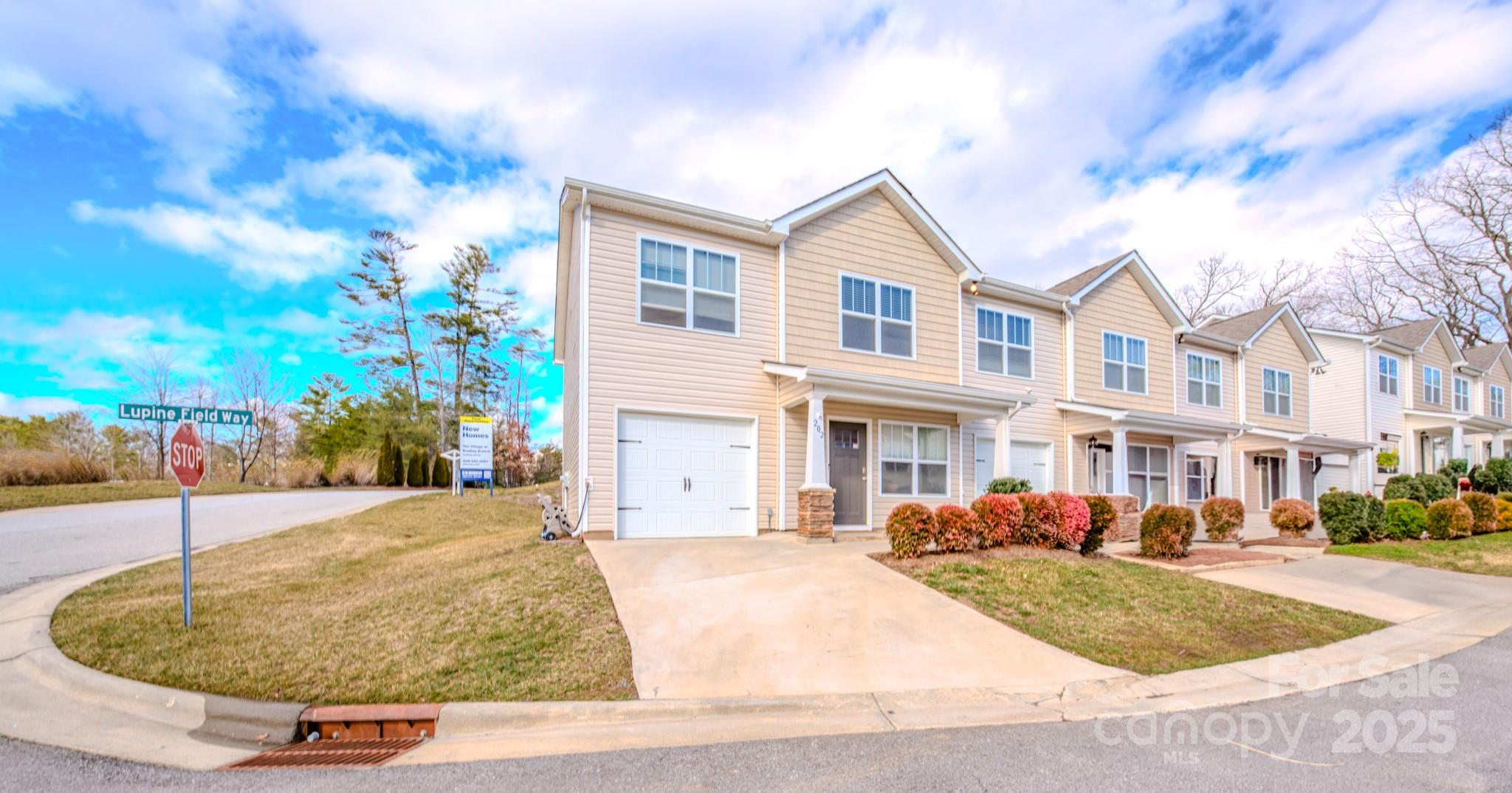 202 Lupine Field Way Property Photo