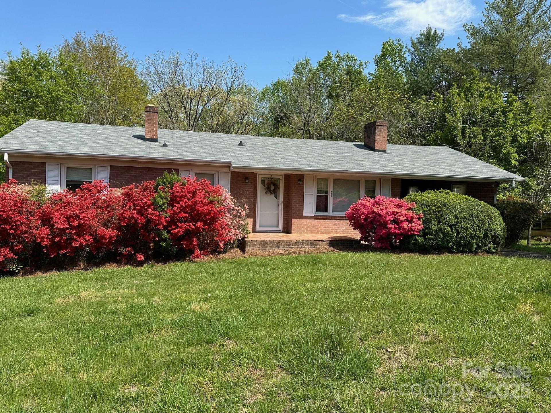 1052 Orchard Street Property Photo
