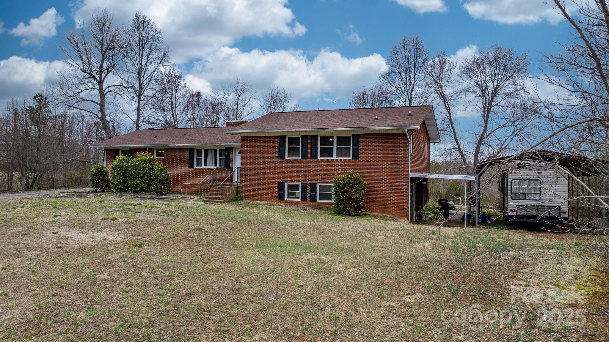 9257 Mull Road Property Photo