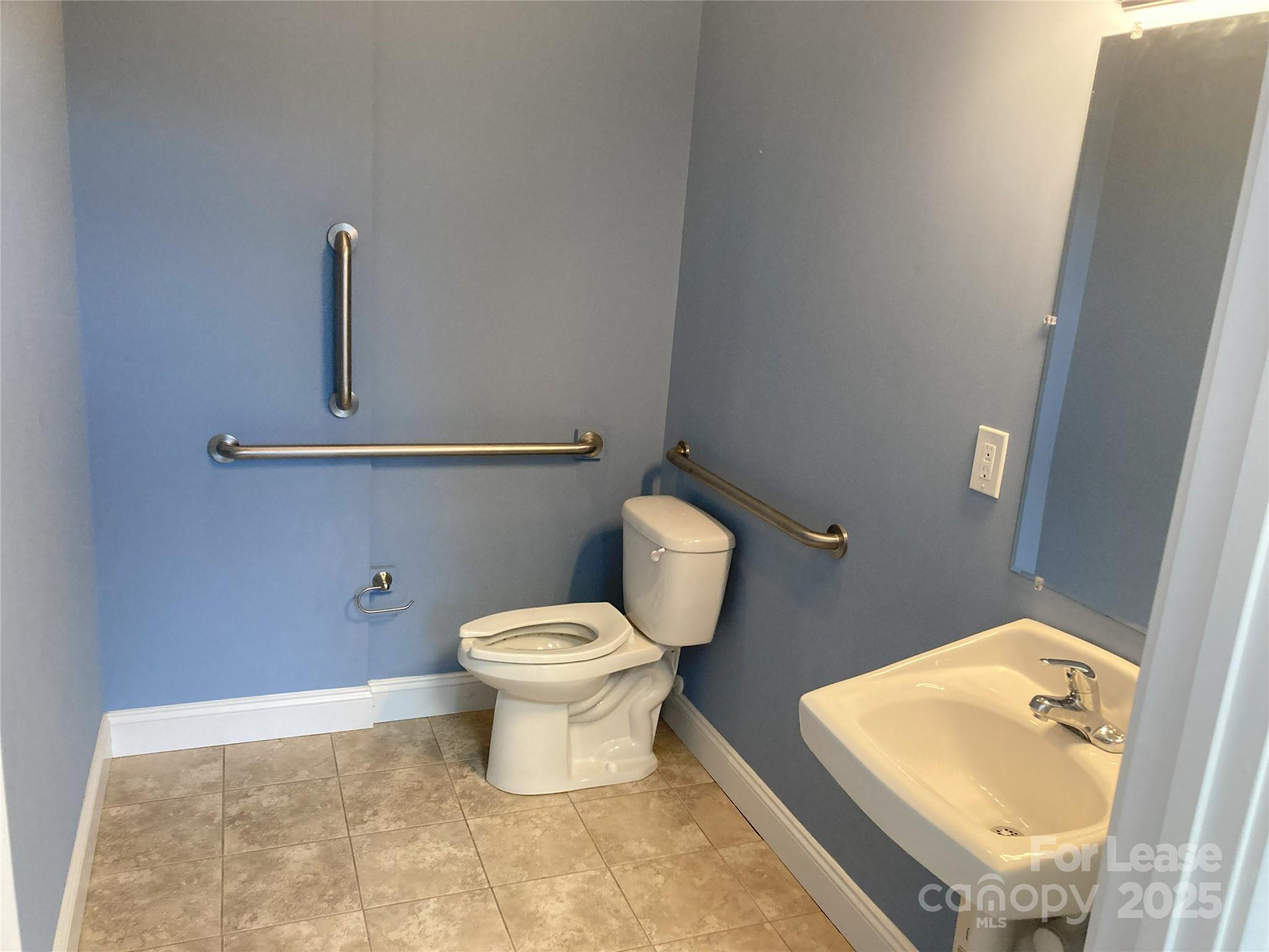 119 Poplar Pointe Drive F Property Photo 5