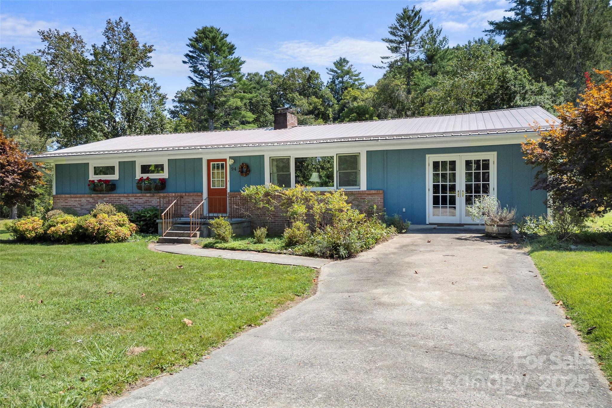 94 Meadow Lane Property Photo