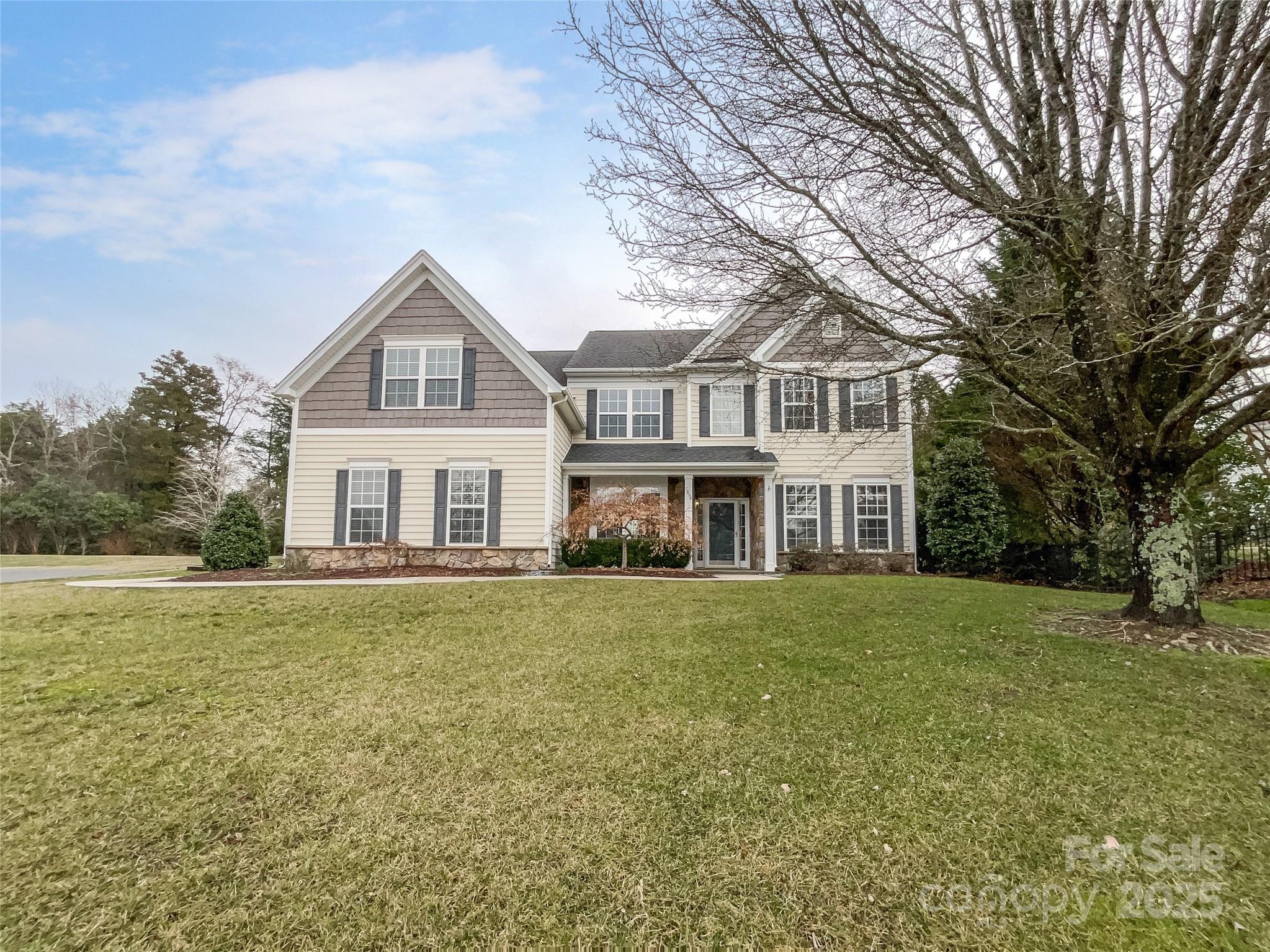 7894 Woodmere Drive Property Photo