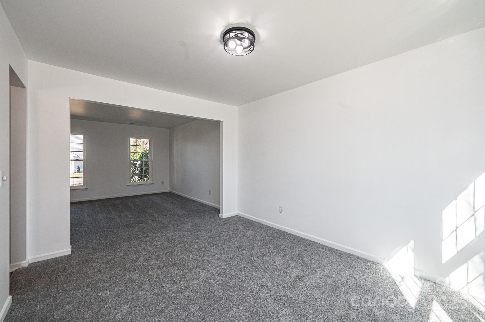 102 Brewster Court Property Photo 11