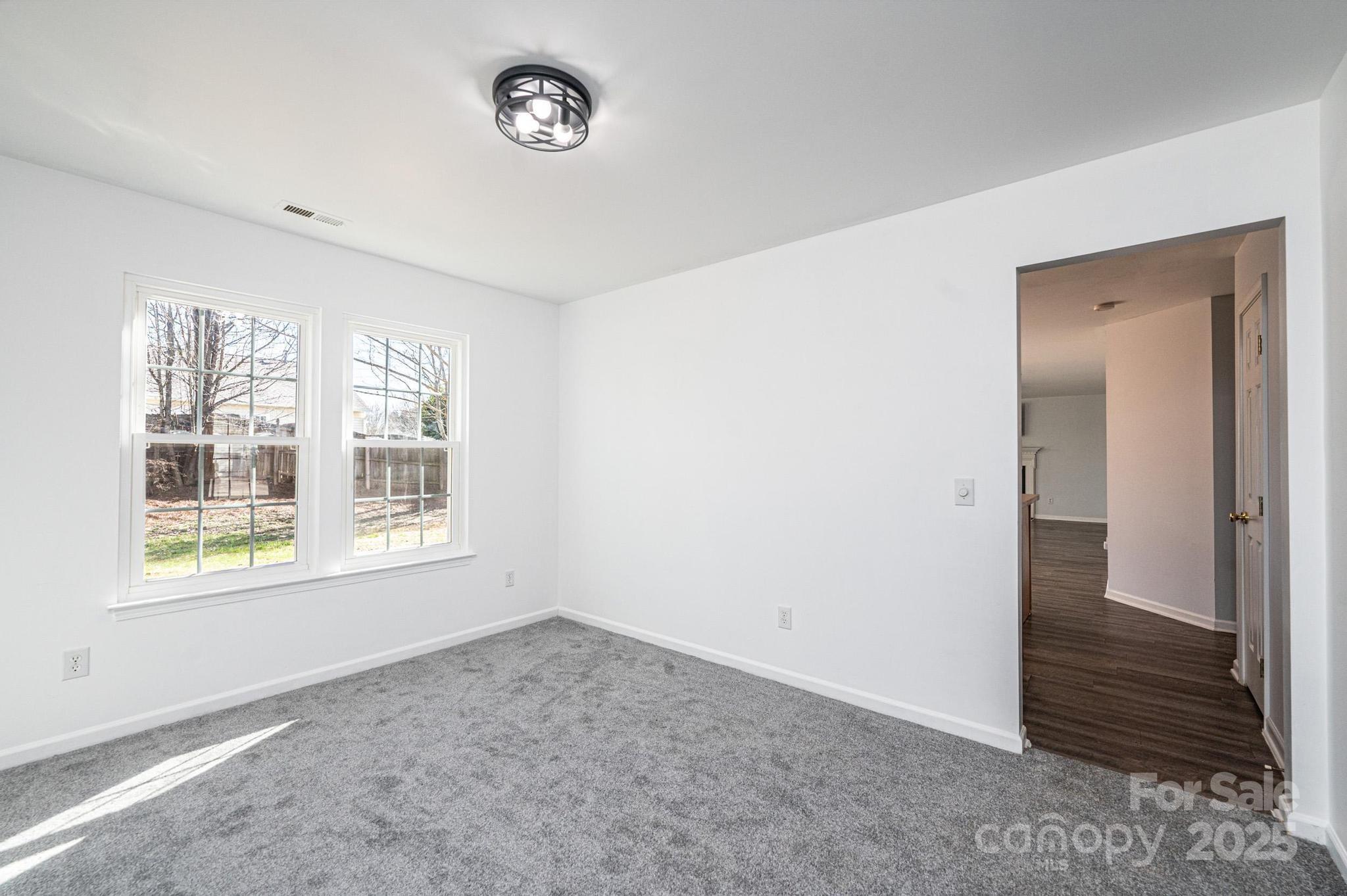 102 Brewster Court Property Photo 12