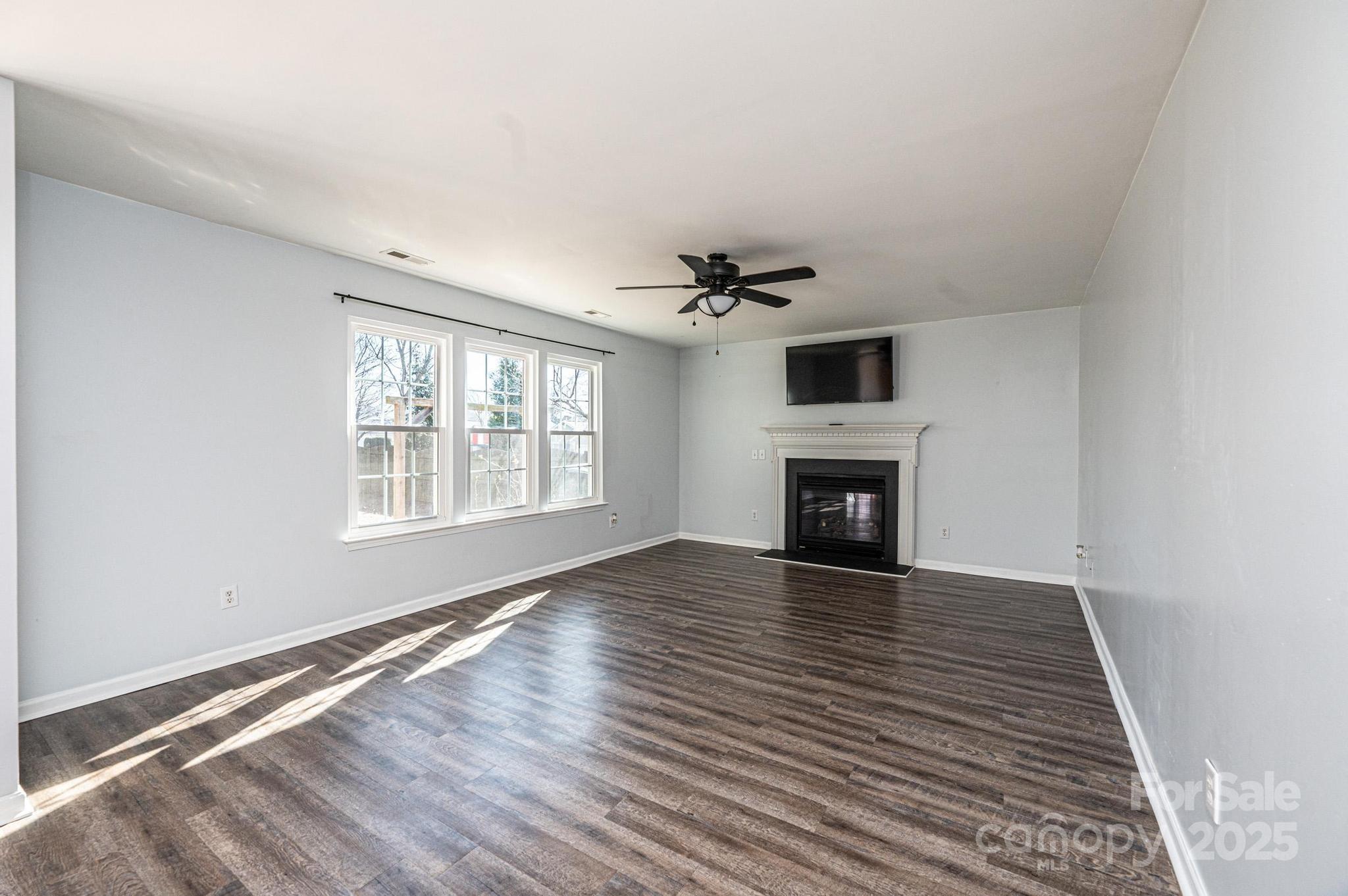 102 Brewster Court Property Photo 15