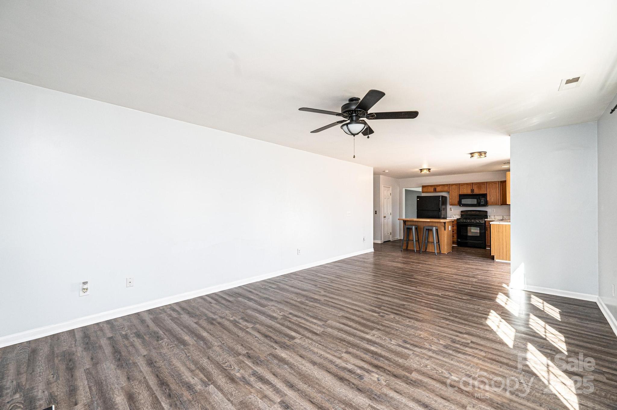 102 Brewster Court Property Photo 16