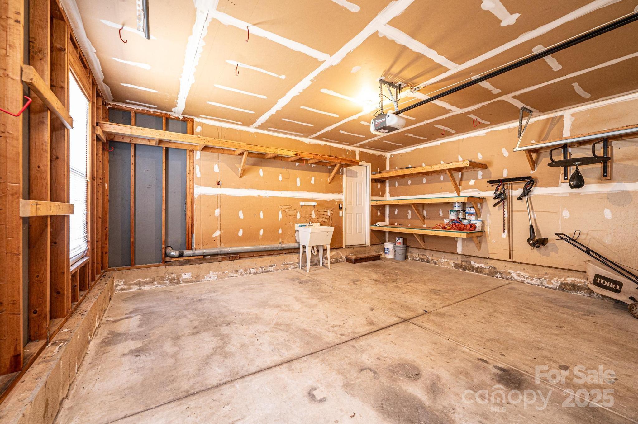 102 Brewster Court Property Photo 43